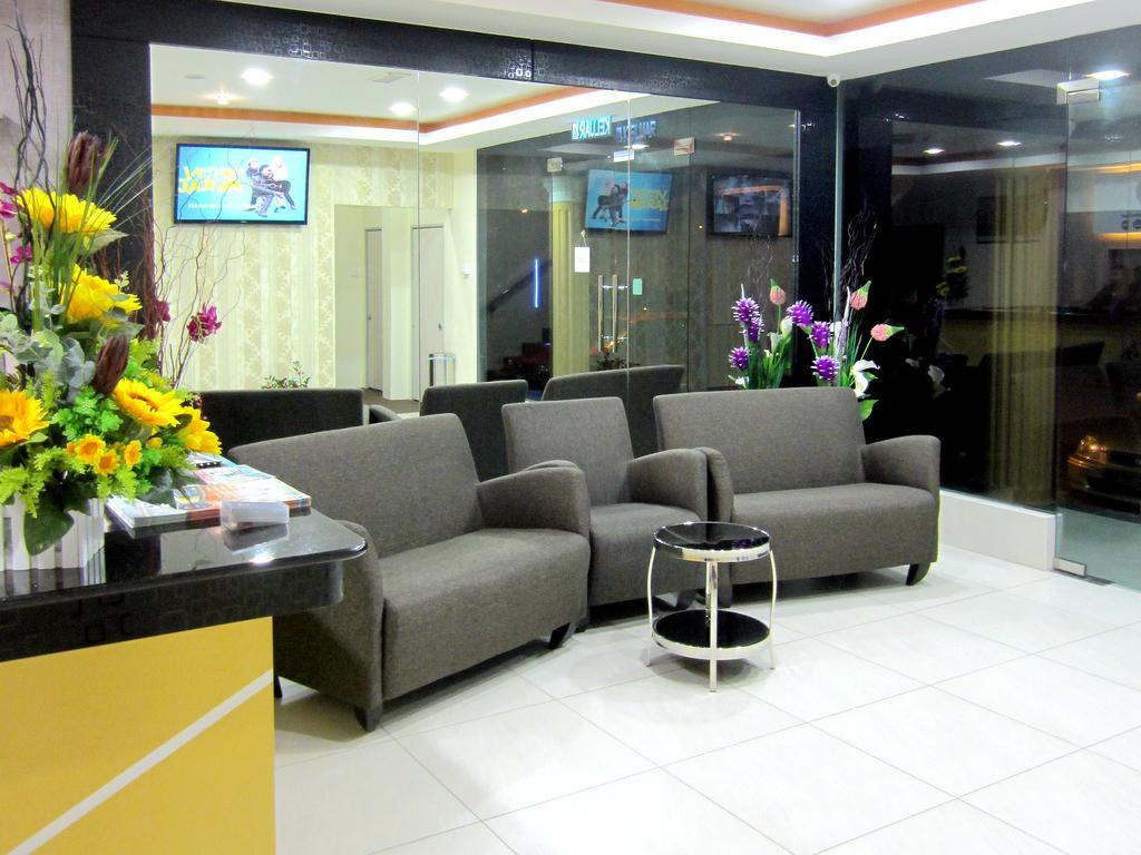 Rg Grand Hotel Batu Pahat Exterior photo